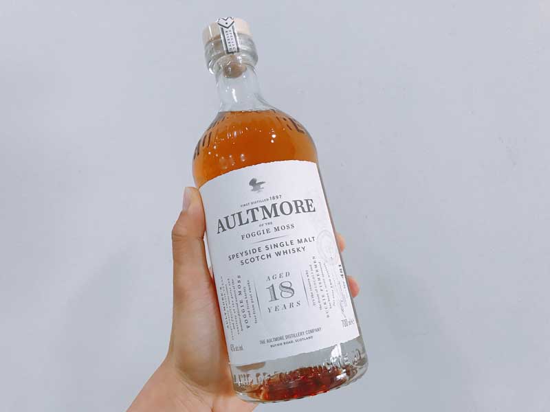 Rượu Whisky Single Malt Aultmore 18 Với Thiết Kế Đơn Giản Nhưng Ấn Tượng